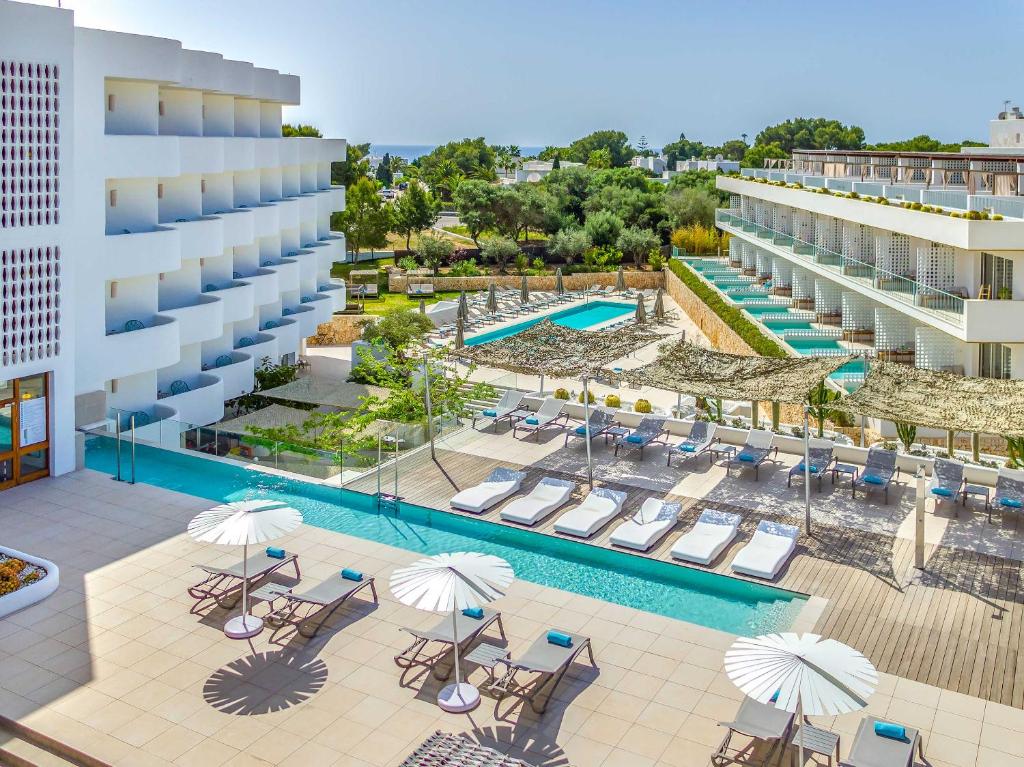 Inturotel Cala Esmeralda Beach Hotel & Spa - Adults Only - Hotell Kalamata